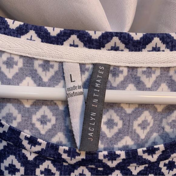 Jaclyn Smith Intimates Geometric Abstract Art Sleep Shirt Size Large - Picture 3 of 7